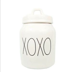 RAE DUNN XOXO CANISTER